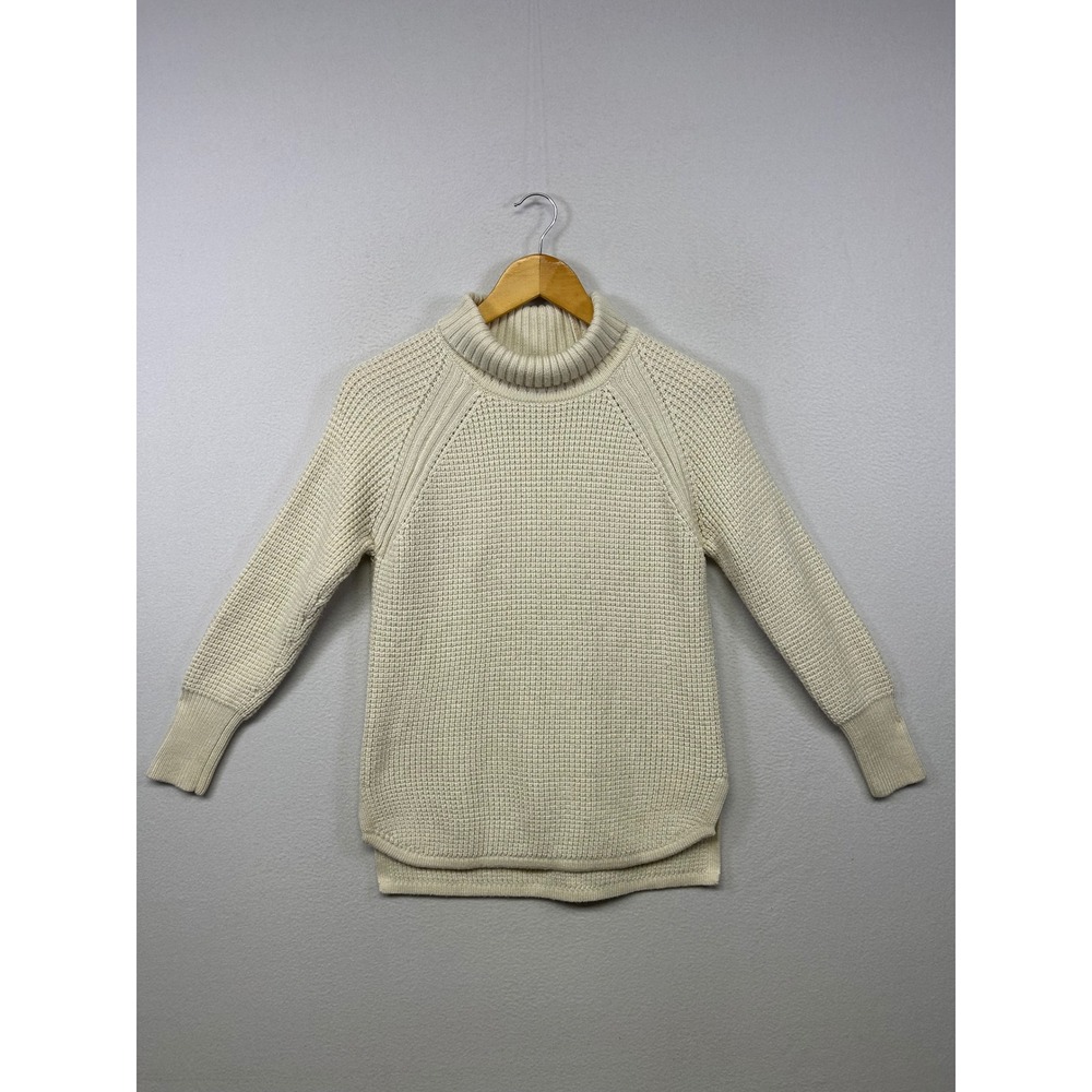 Banana Republic Minimalist Quiet Luxury Womens Petite S Cream Turtleneck Sweater